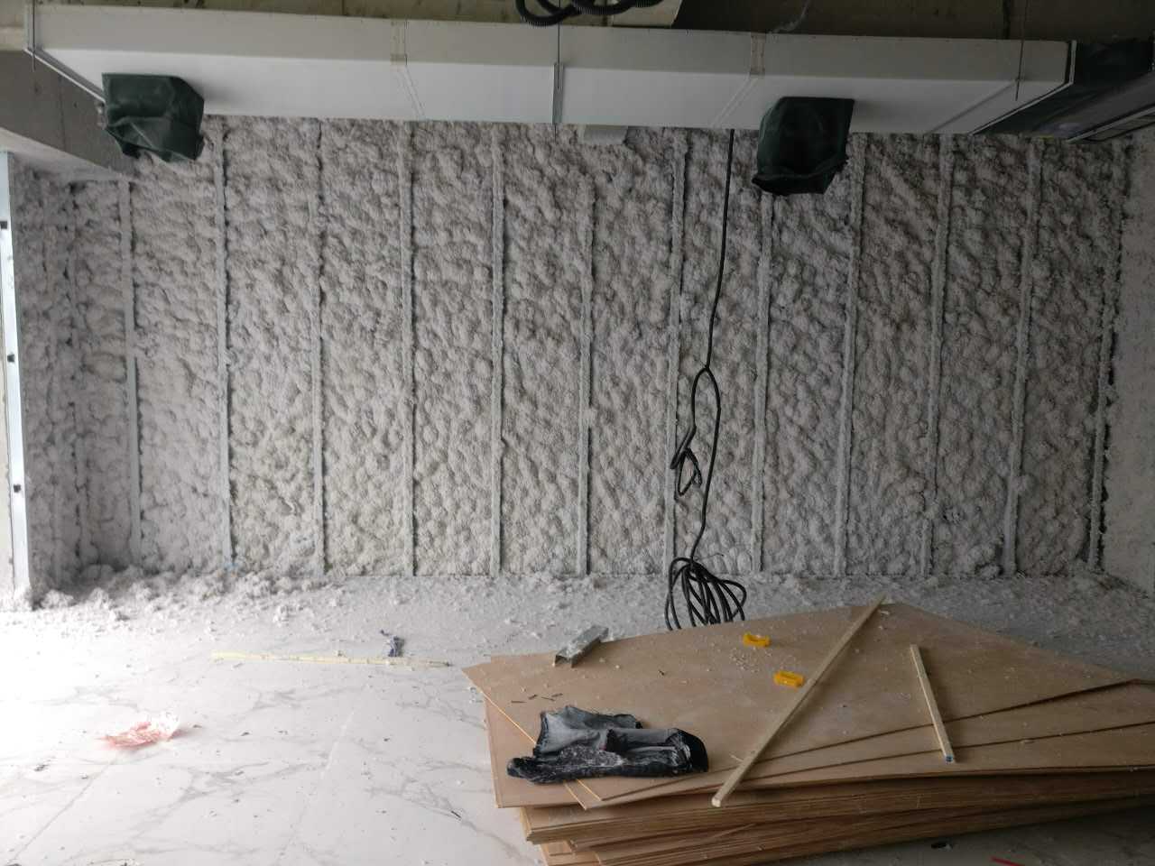 无机纤维喷涂棉施工中