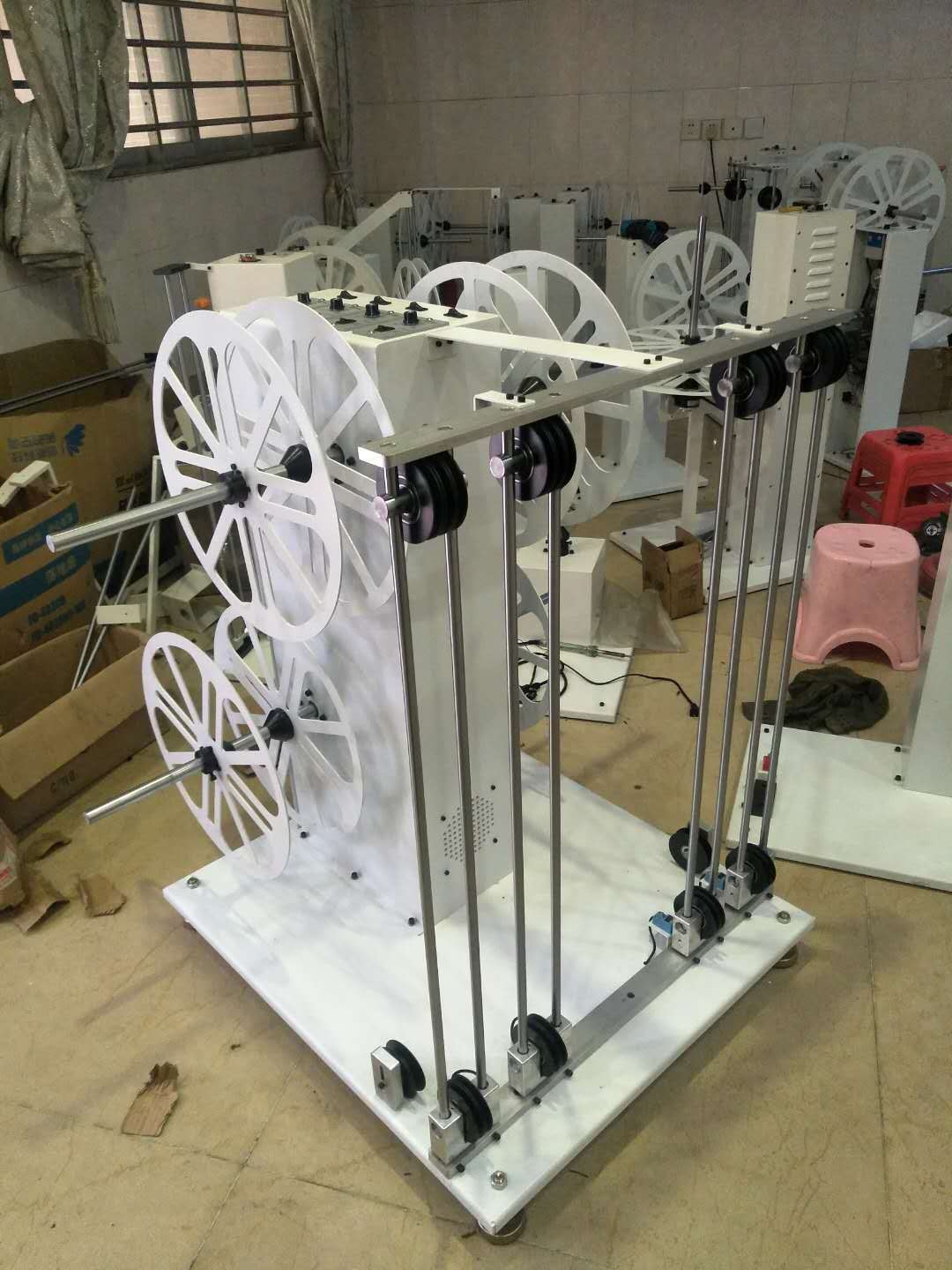 Fully automatic four-wire feeding machine