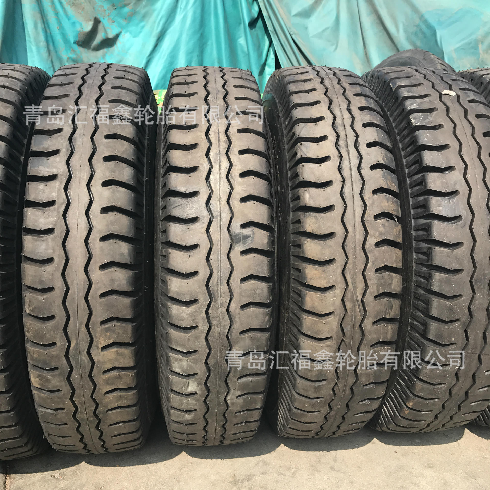 供应小轻卡轮胎平板拖车轮胎8.25-15 825-15开放性花纹散热效果好