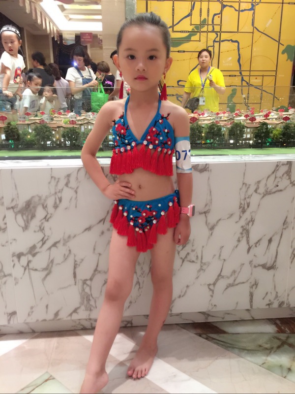 儿童模特大赛T台走秀服女童中国风泳装维密秀新款比基尼比赛服装