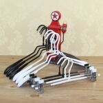 厂家直销 韩版成人防滑勺子型浸塑衣架 服装店无痕衣挂晾衣架批发