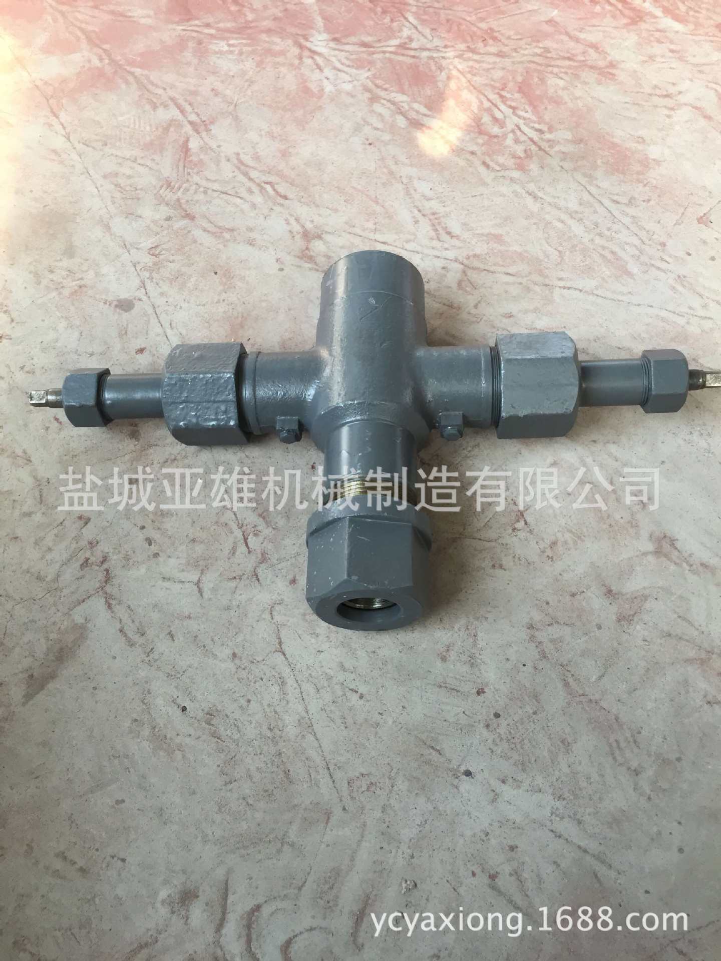 抽油机用多功能光杆密封器