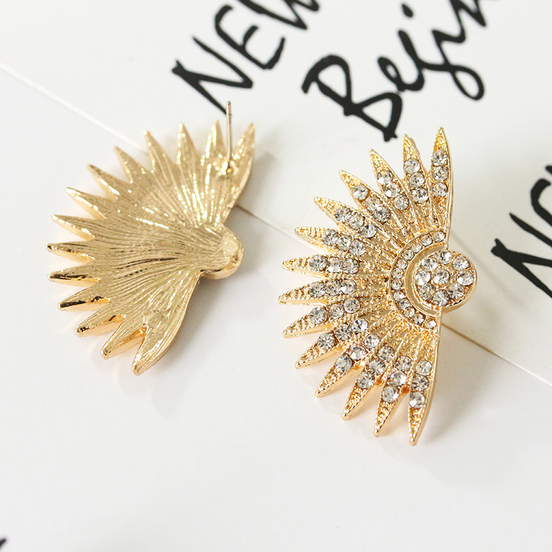 Vintage Fan-shaped Diamond Stud Earrings Exaggerated Earrings Sunflower Sunflower Earrings display picture 5