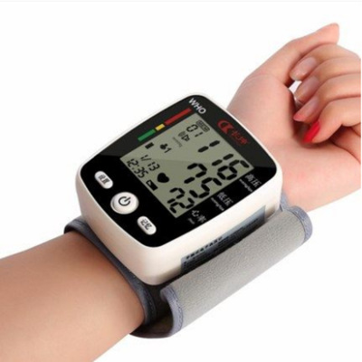 手腕式电子血压计充电式语音血压仪全自动智能量中英文外贸跨境