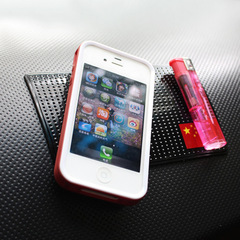 汽車通用帶車標手機防滑墊耐高溫硅膠國旗香水墊儀表台防滑置物墊