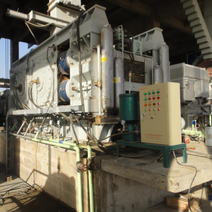 辊压机 预粉磨系统用辊压机