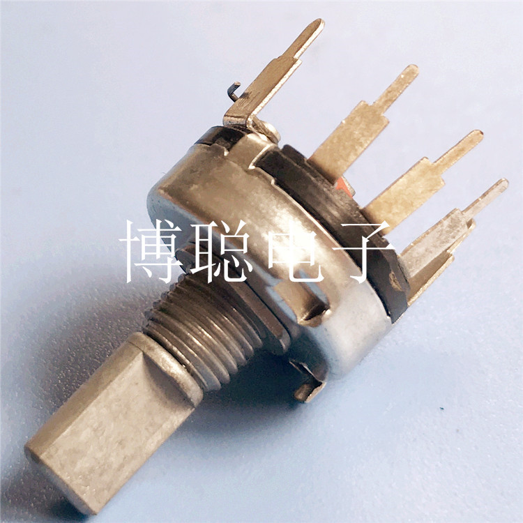 RV17�����ص�λ�� B10K ��Բ����15 ֱ��