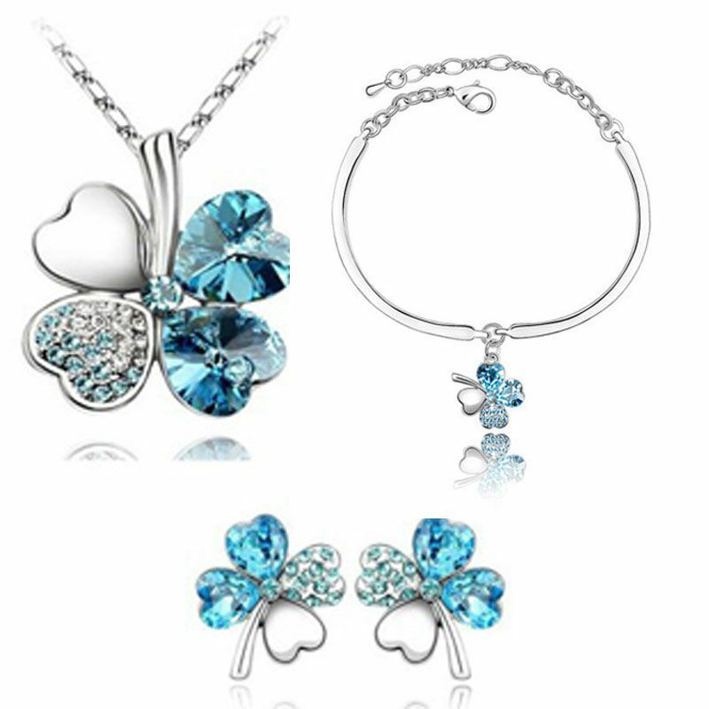 Fashion Four-leaf Clover Crystal Pendant Necklace Ear Stud Bracelet Three-piece Set display picture 1