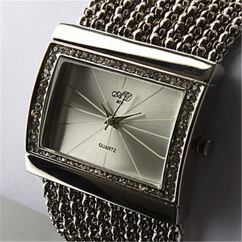 Set orologio da donna con bracciale design quadrato strass_voghion.com