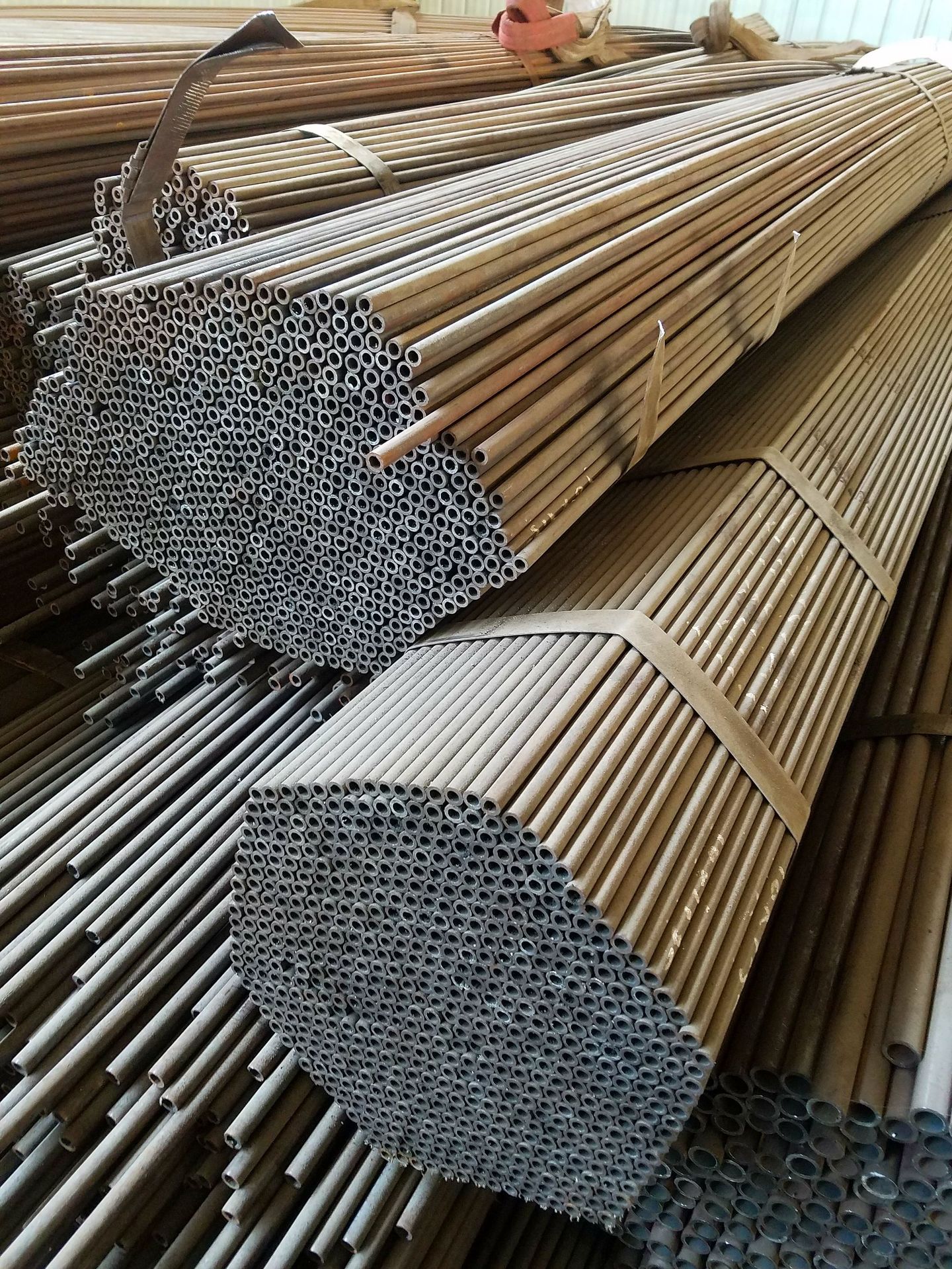 小口径无缝钢管优质小口径无缝管