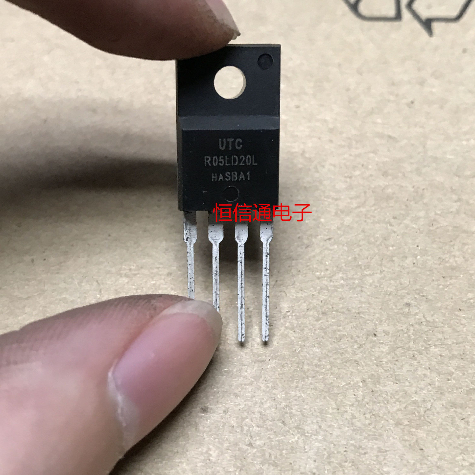 直插 R05LD30 R05LD20L TO-220F-4线性集成电路 UTC原装现货进口