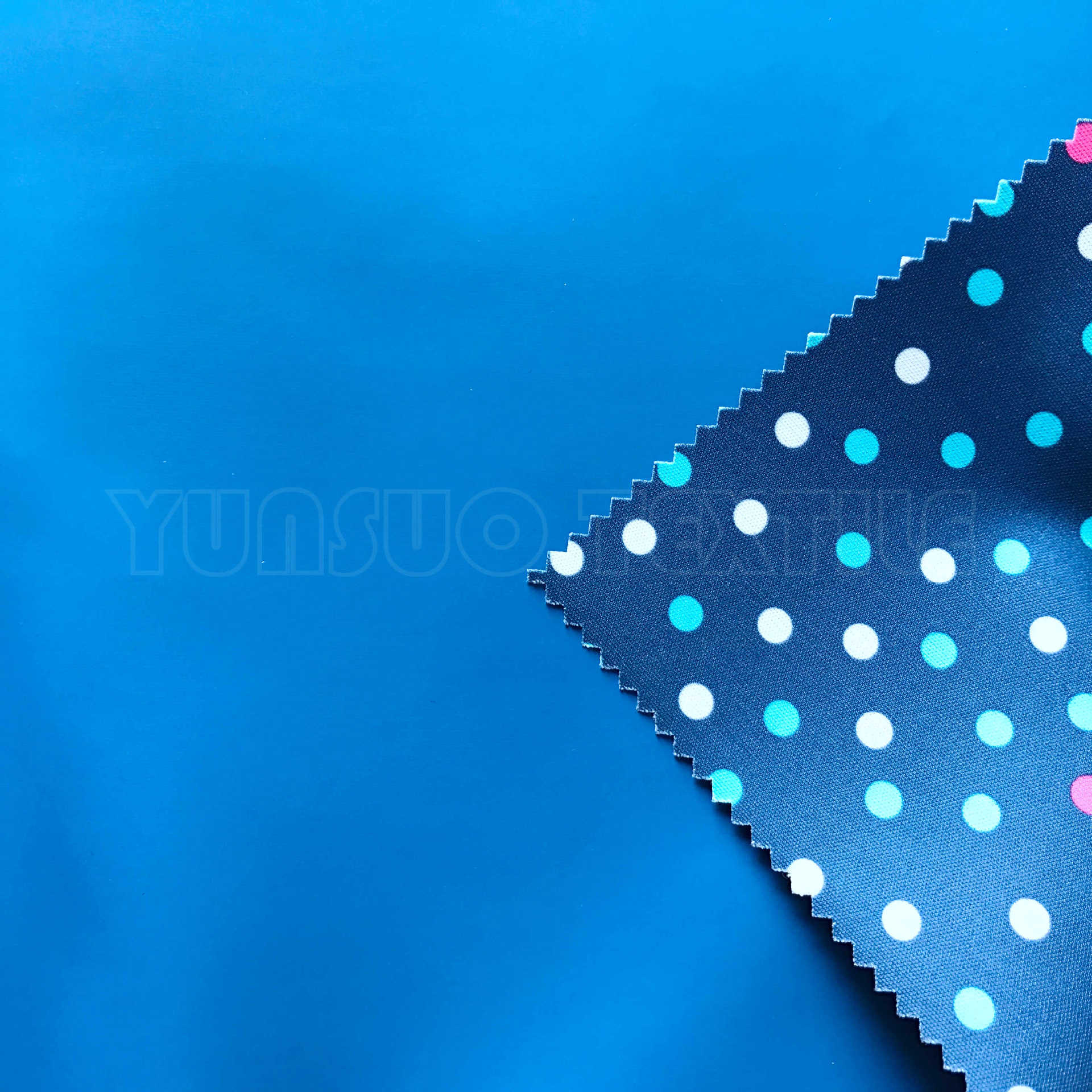 蓝色水性PU 底部印花 儿童时装面料