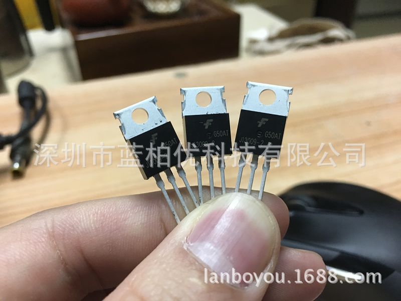 FSC仙童 J13009-2 封装TO-220 开关三极管  全新手上现货库存供应