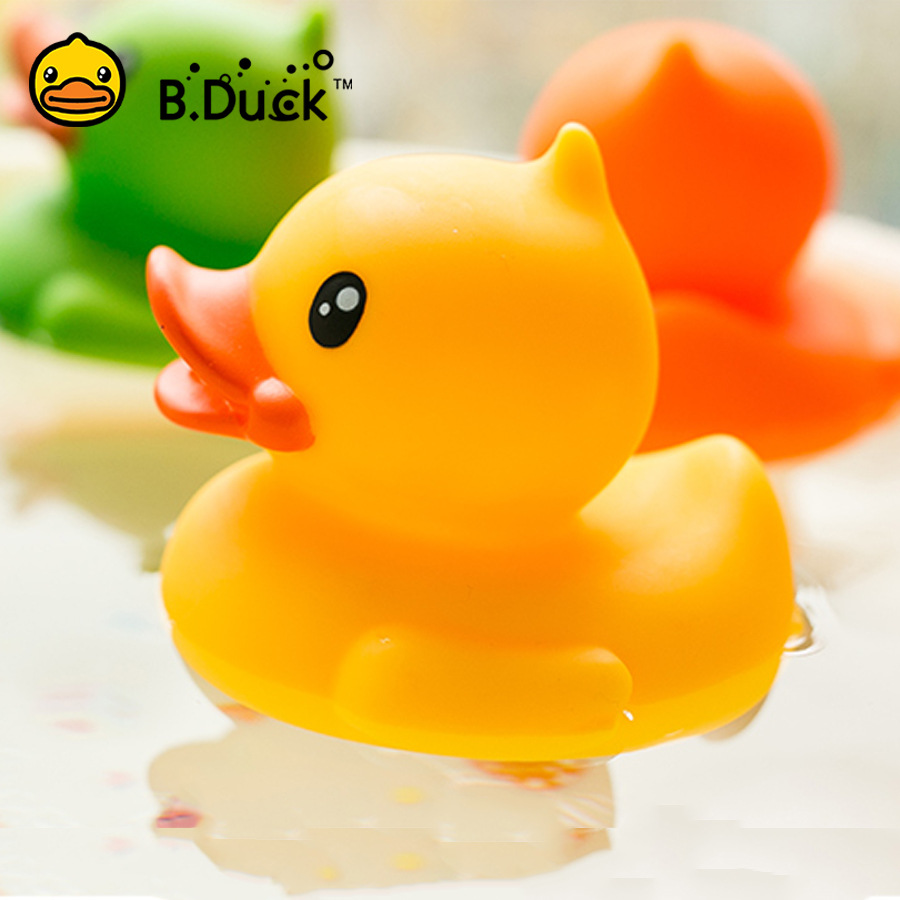 B.Duck小黄鸭洗澡玩具搪胶浮水鸭儿童戏水捏捏叫发声发光玩具批发|ms