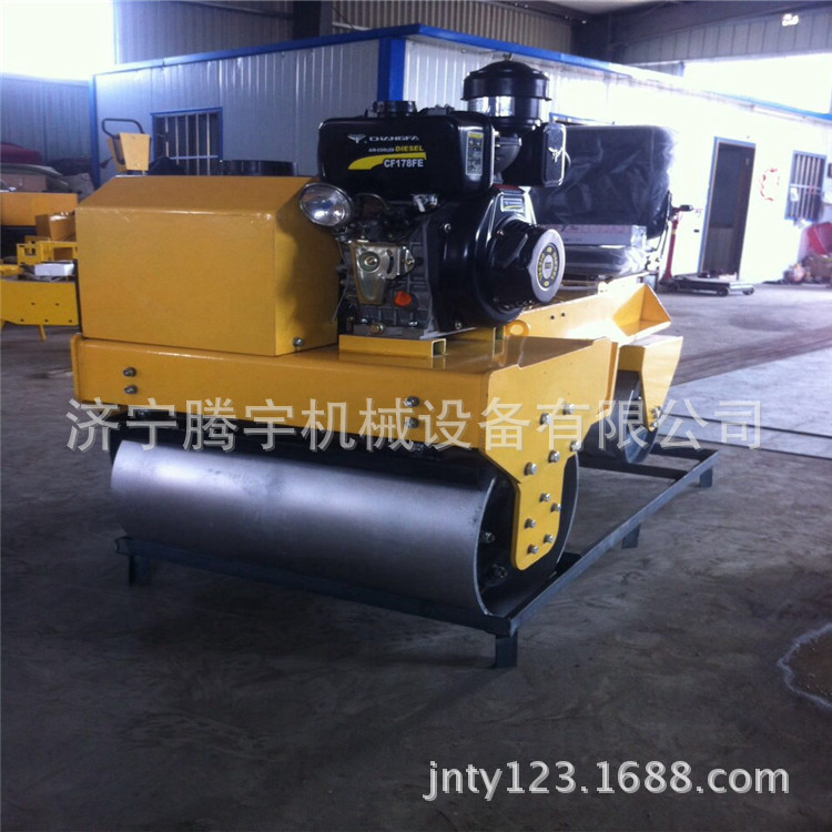 双钢轮座驾式振动压路机 小型座驾柴油压路机