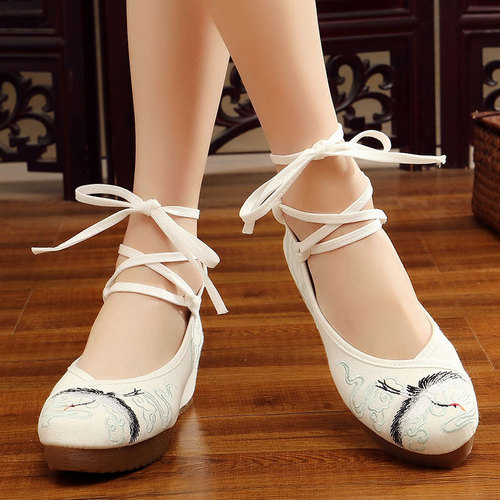 Pure white crested ibis old Beijing embroidered shoes ethnic style beef tendon sole inner heightening Hanfu spring and autumn women's shoes