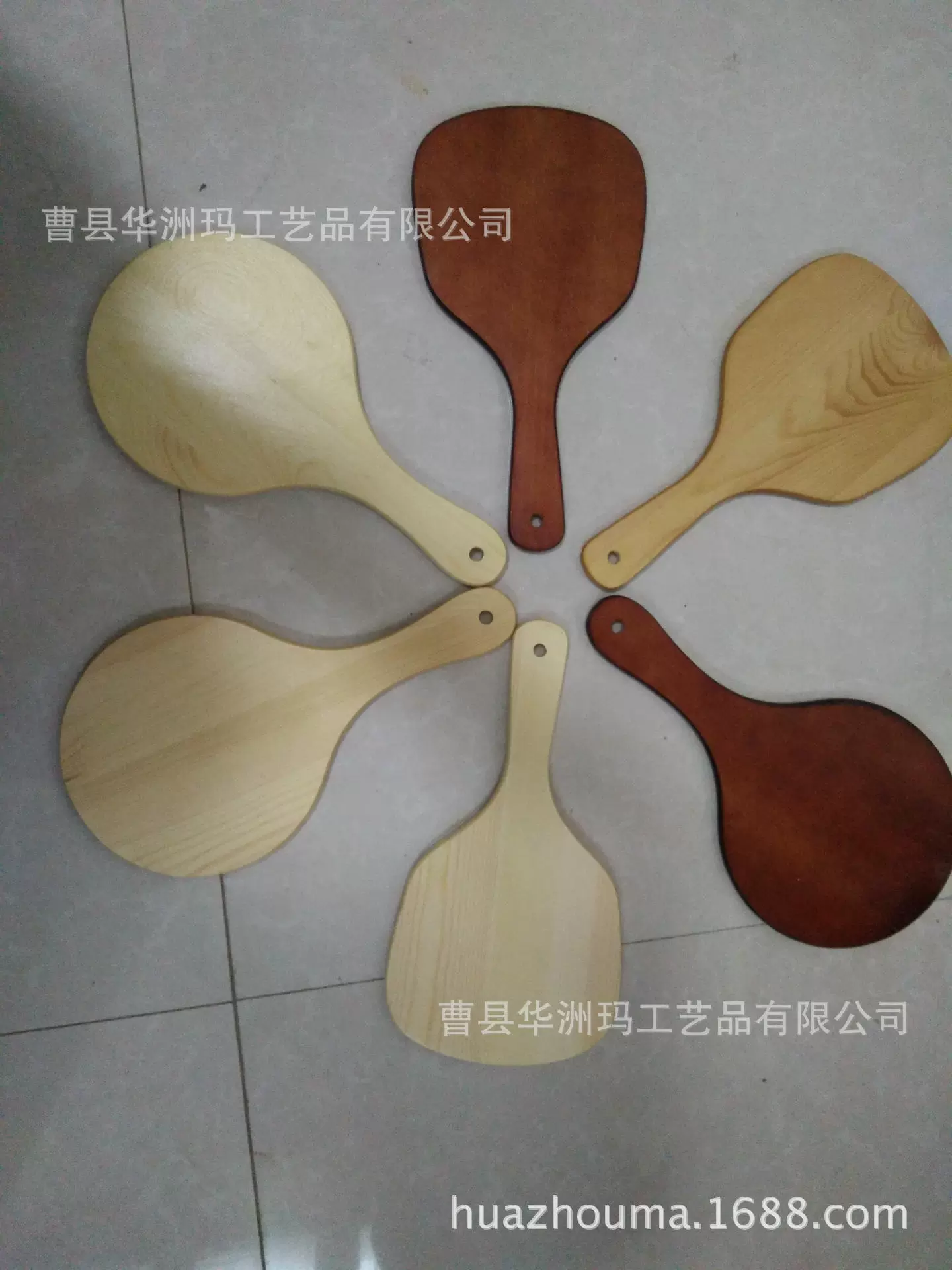 Wooden mirror, square handle from natural wood