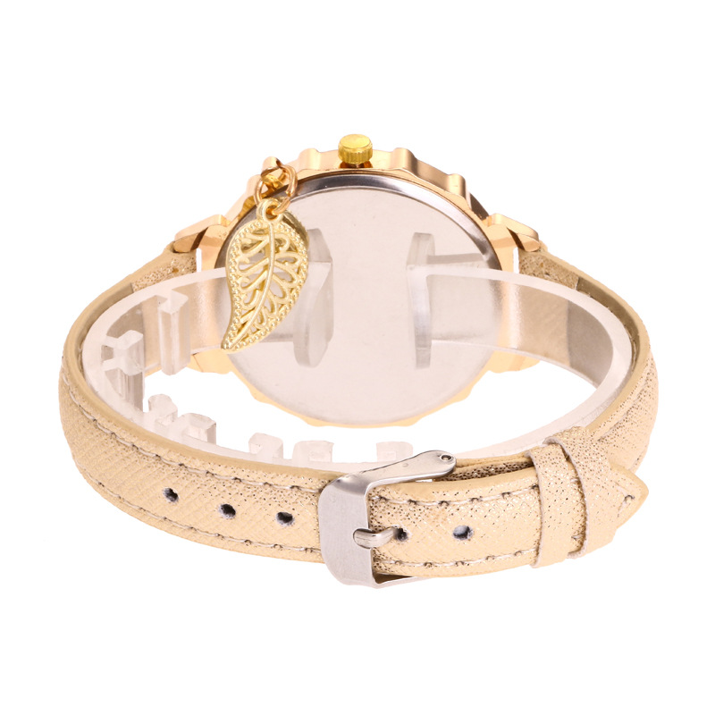 2024 Ciondolo a foglia, cintura con intarsio di diamanti, orologio casual, orologio da donna britannico alla moda con acqua romana_voghion.com