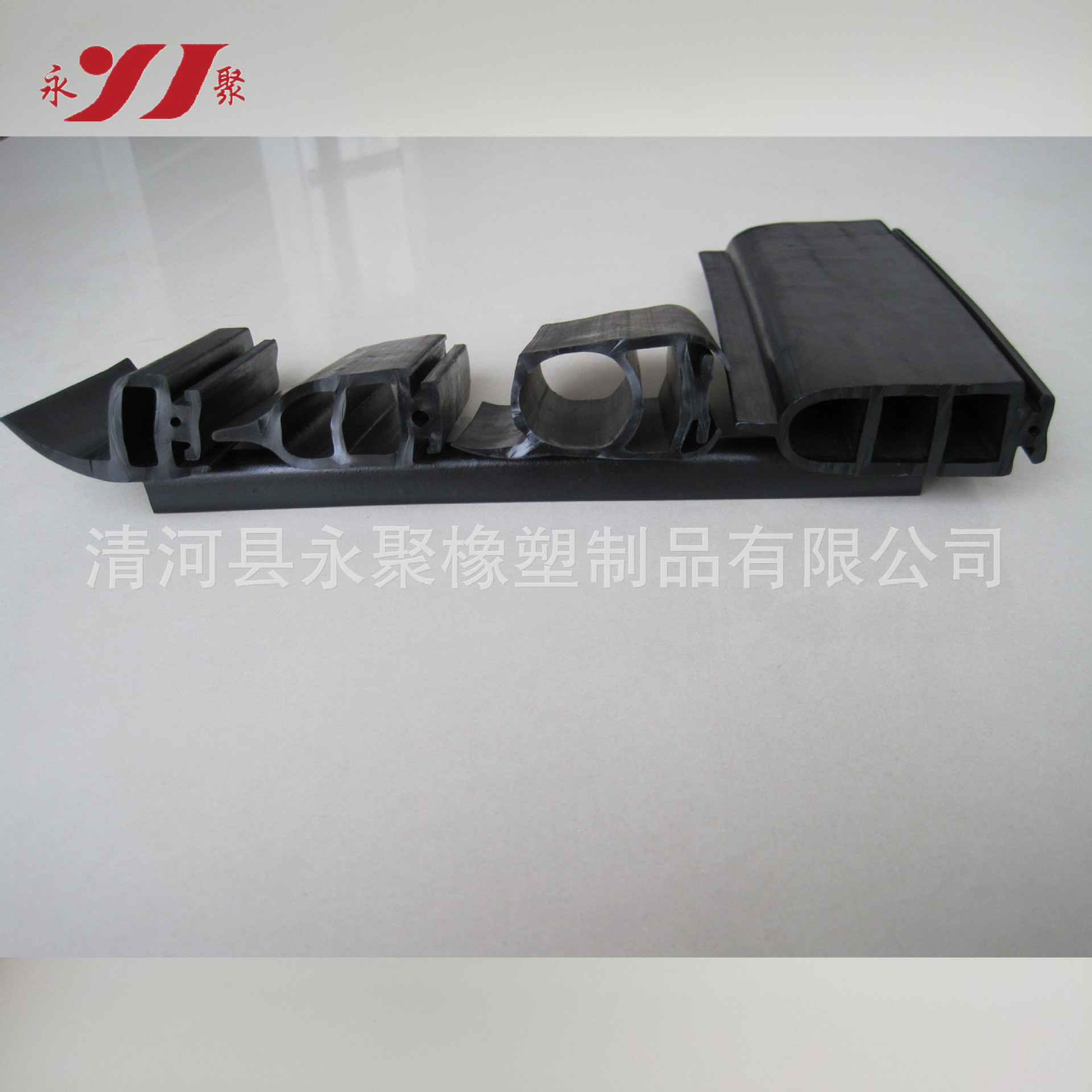 供应冰箱冰柜门饮水机密封条 带磁性橡塑密封条TPU TPV pvc胶条