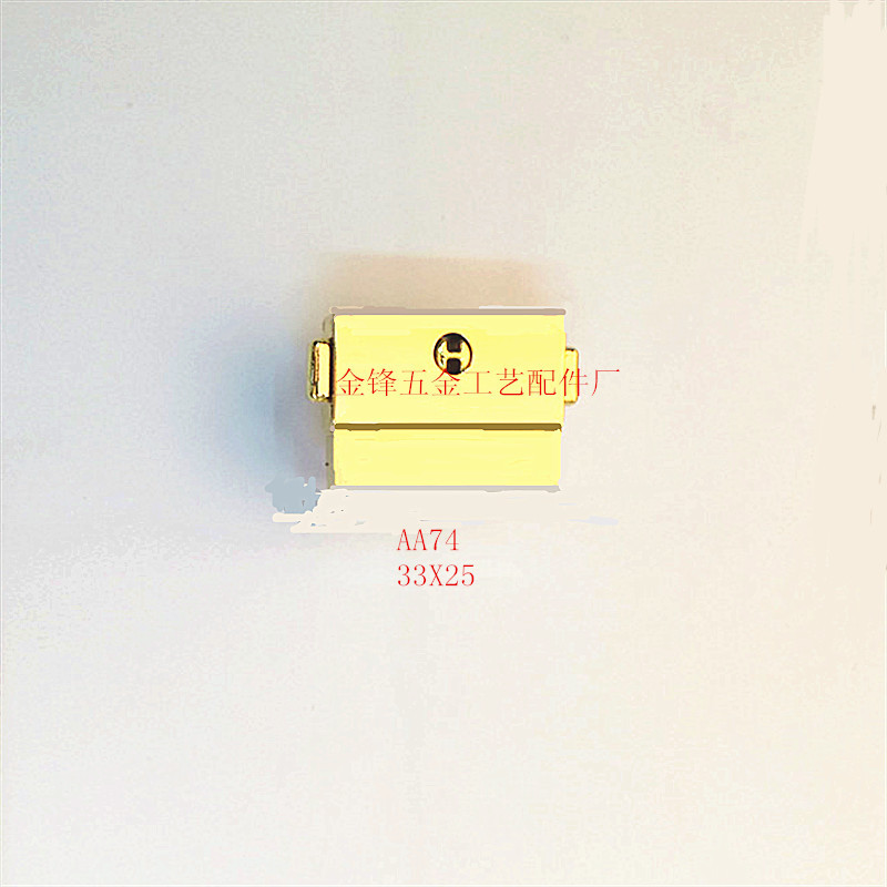 厂家批发优质箱包配件批发新款搭锁扣批发来样品定做新款搭扣