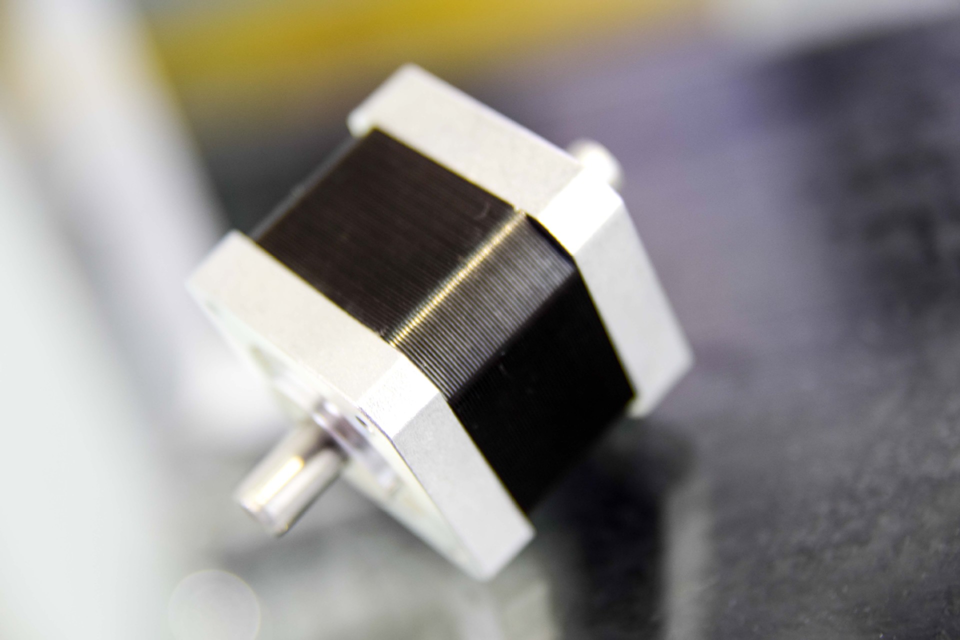 闭环步进马达低噪音混合式步进电机两相1.8°42mm步进马达