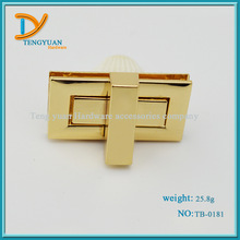 厂家直销 箱包五金配件扣 合金压铸女包常用装饰锁扣 方形锁扣