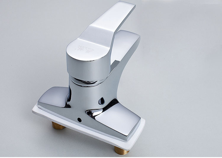 Copper single handle double double-hole direct entry cold and hot water basin faucet, three-hole washbasin faucet Application Scenario