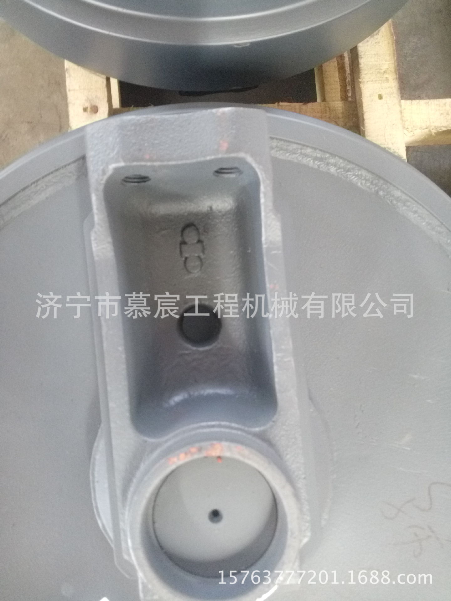 厂家直销现代455-7挖掘机引导轮 支重轮 四轮一带 优质全车配件