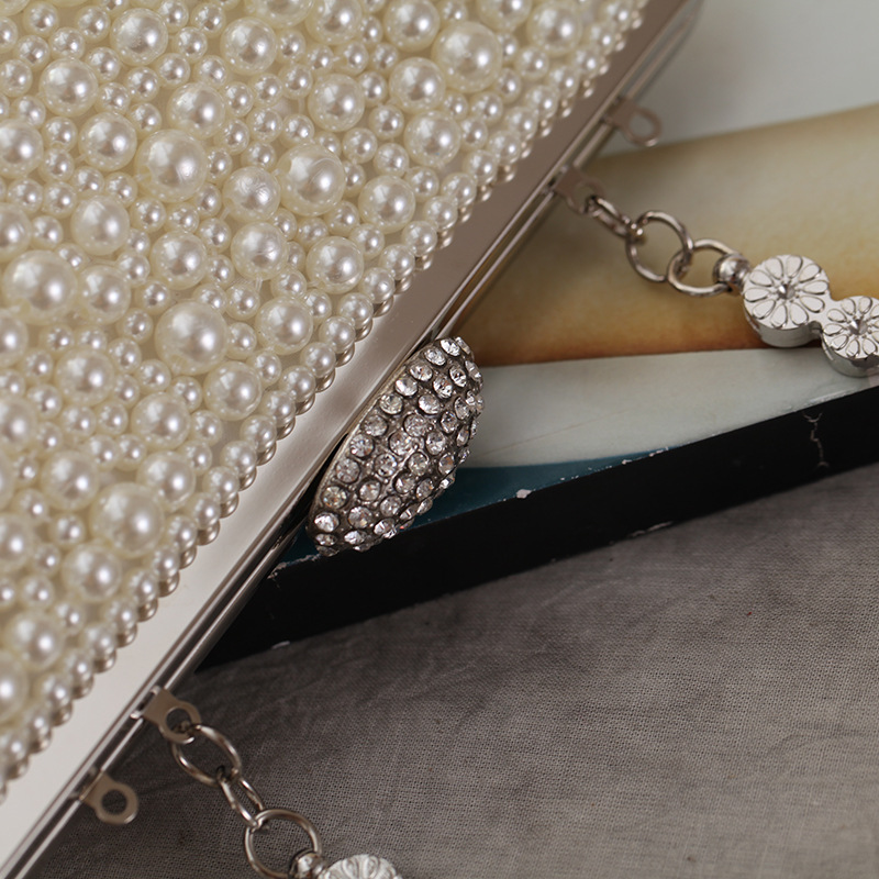 Women Bag New Handmade Pearl Bag Fashion Evening Banquet Handle Clutch display picture 10