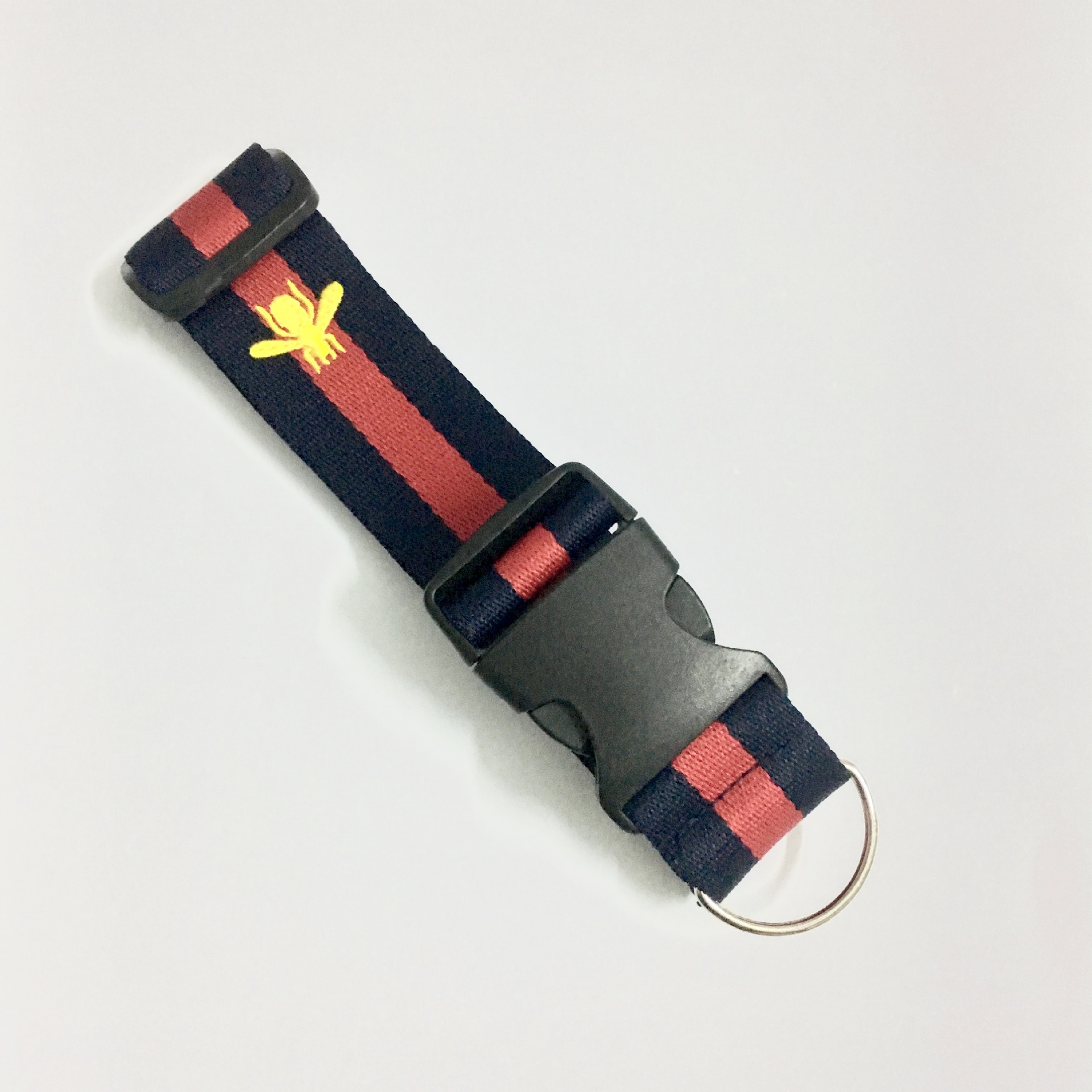 蓝红蓝项圈