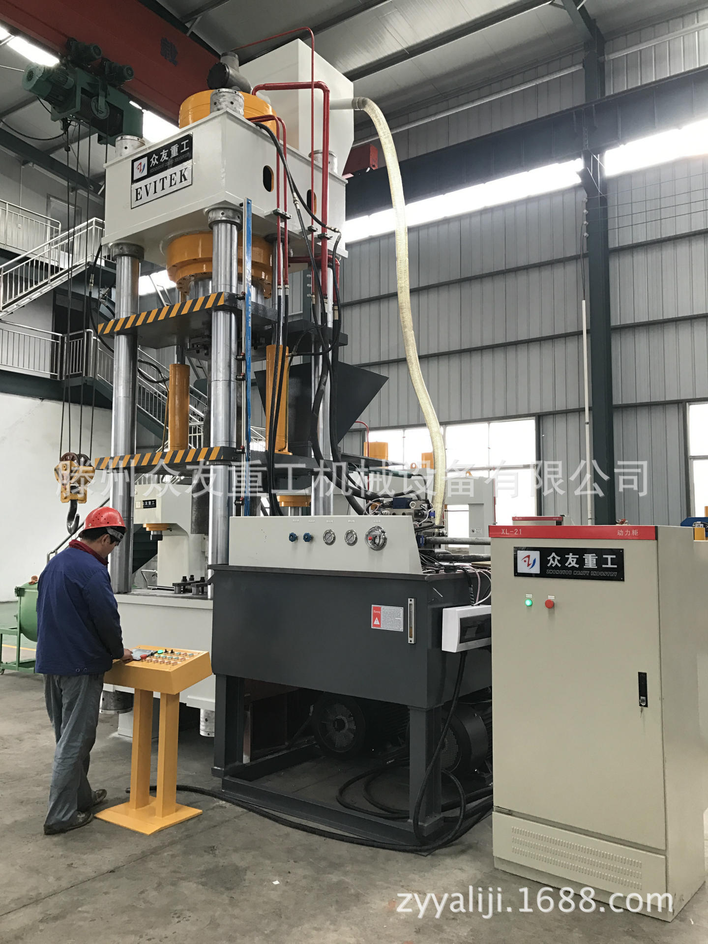 800噸全自動(dòng)上料牛羊舔磚鹽磚機(jī) (116)