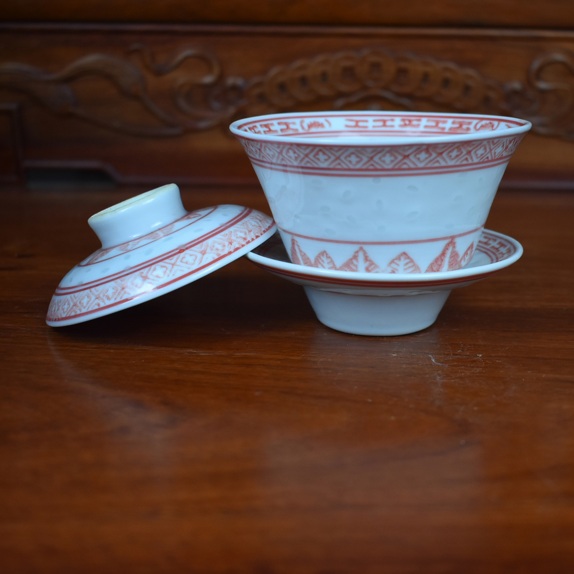 Manufactor wholesale Jingdezhen Super large originality Mitton Porcelain Red Exquisite Three talents Cover bowl teacup Chinese style Kungfu Online tea set