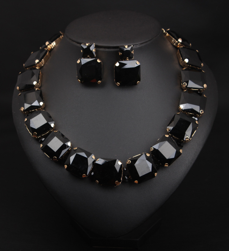 Gold Plated Plating Geometric Pattern Lady Geometric Gold Plated Artificial Gemstones Glass Glass Copper Wholesale Necklace