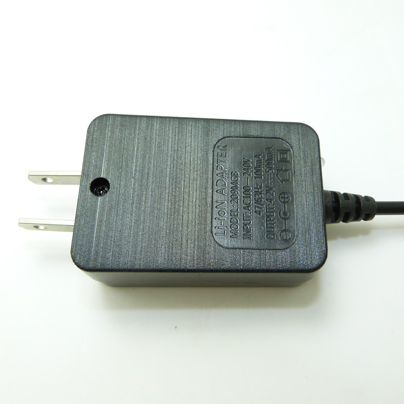 定制锂电池充电器 18650电池串联并联组合充电器 4.2V 8.4V充电器