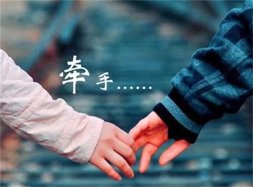 在生活中,我们会看到很多人很优秀。而也是优秀的他们,继续坚持着他们本来的坚持,也就...