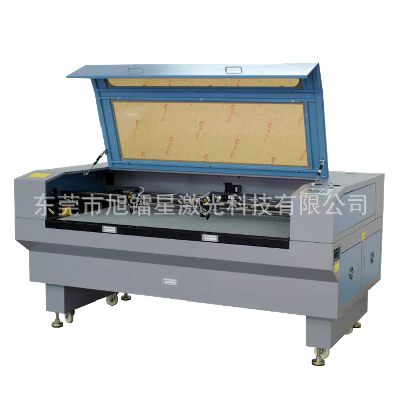 Laser Cutting and Engraving Processing of Various Wooden Boards and Acrylic Materials! Proficient Operation, Good Effect, Fast Speed