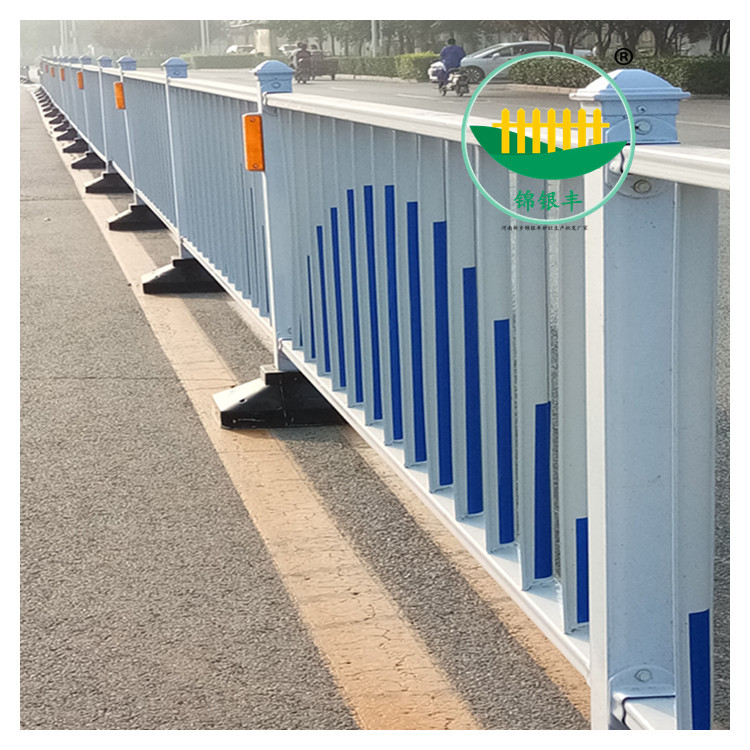 山西太原市政交通道路护栏道路广告防撞锌钢护栏批发厂家