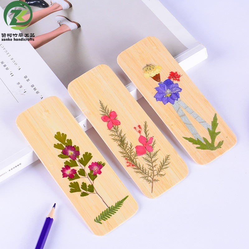 New dry flower bamboo handicrafts, hand-pressed flower bookmarks, creative pressed flower souvenirs for tourism, wholesale gifts