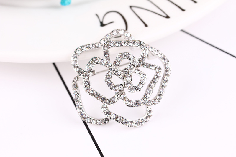 Versione coreana di spilla a forma di rosa con temperamento in strass, spilla da sposa, cardigan, spilla alla moda, vendita diretta in fabbrica_voghion.com
