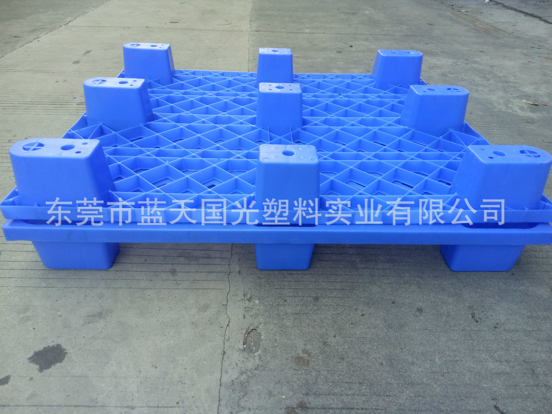 蓝天生产供应全新料 加重加厚网格九脚型塑胶卡板 长期周转塑料托