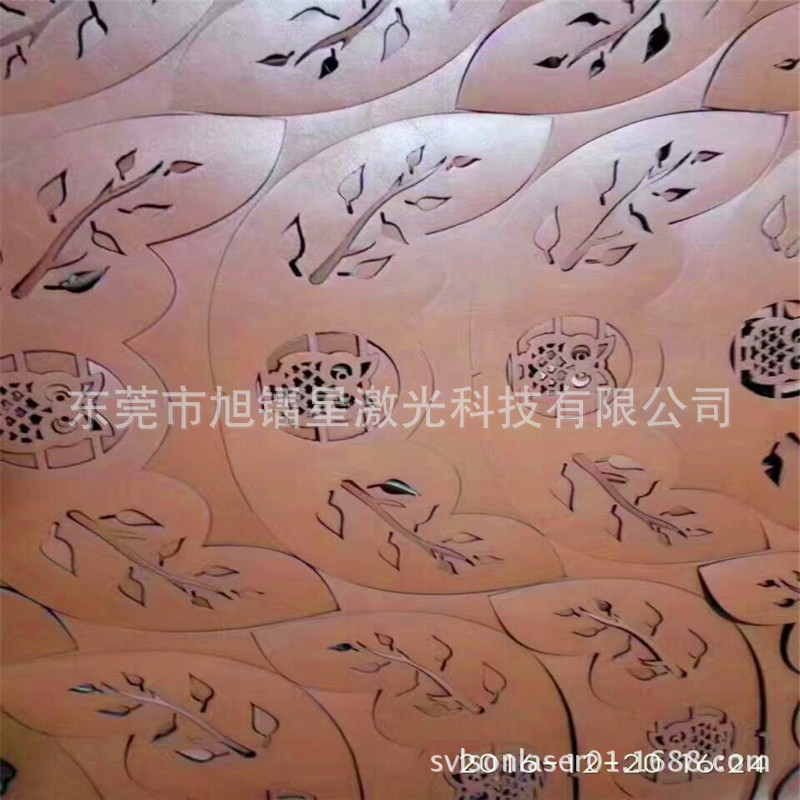 PVC人造革PU全自动雕花高档儿童大衣帽子围巾披肩激光雕刻切割机