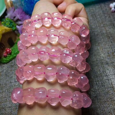 萌萌的莫桑比克粉晶小猪单圈手链特价来袭粉嫩水润本命年吉祥物|ru