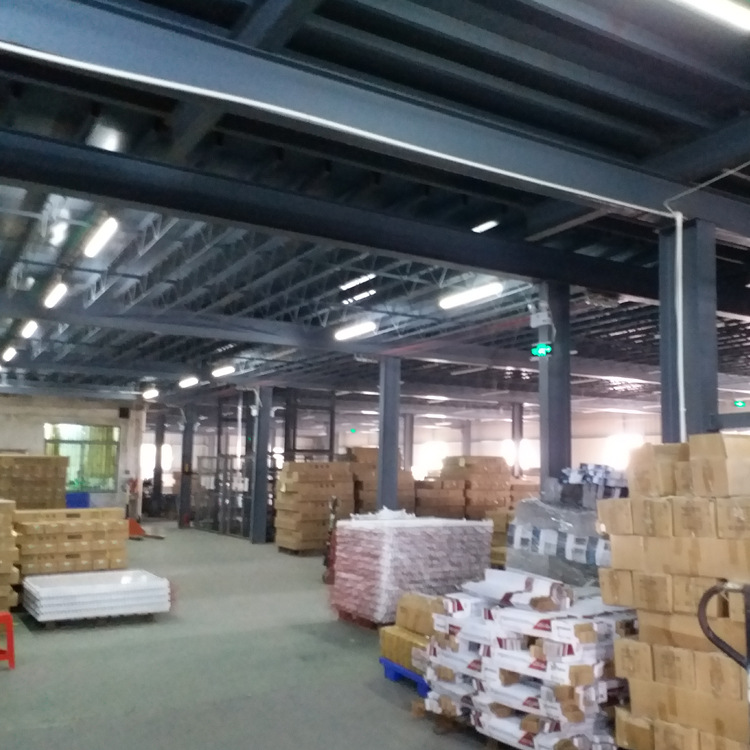 光素照明生产车间专业生产支架灯，灯盘，你的需要我造