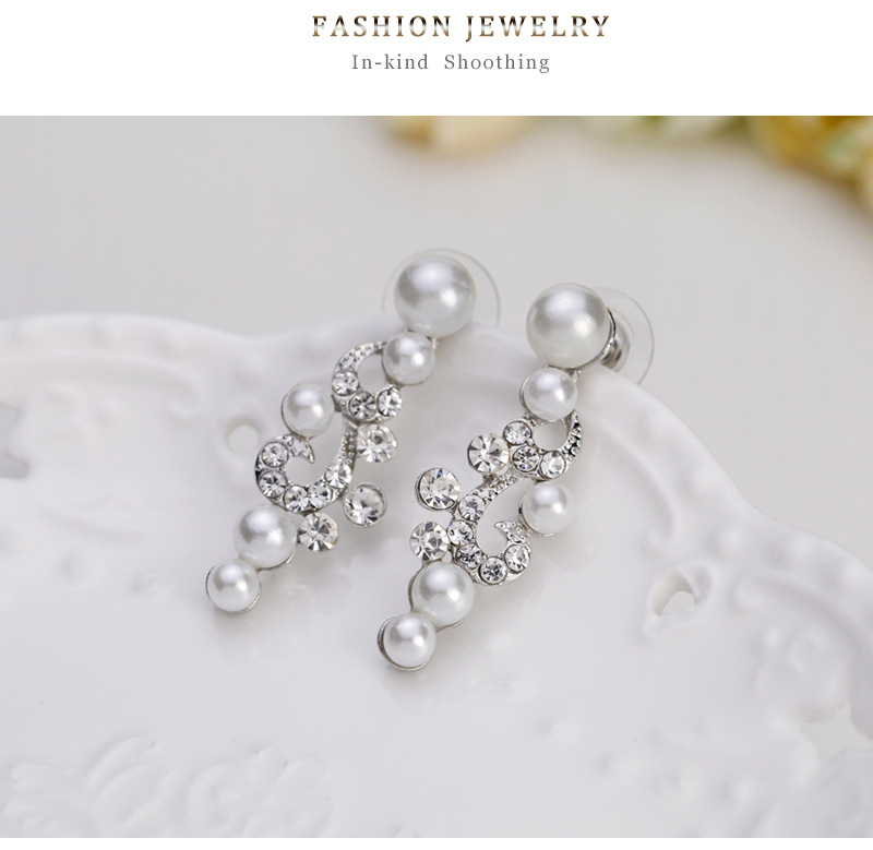 Hot selling bride decoration set, fashionable and versatile diamond inlaid pearl necklace goods_voghion.com