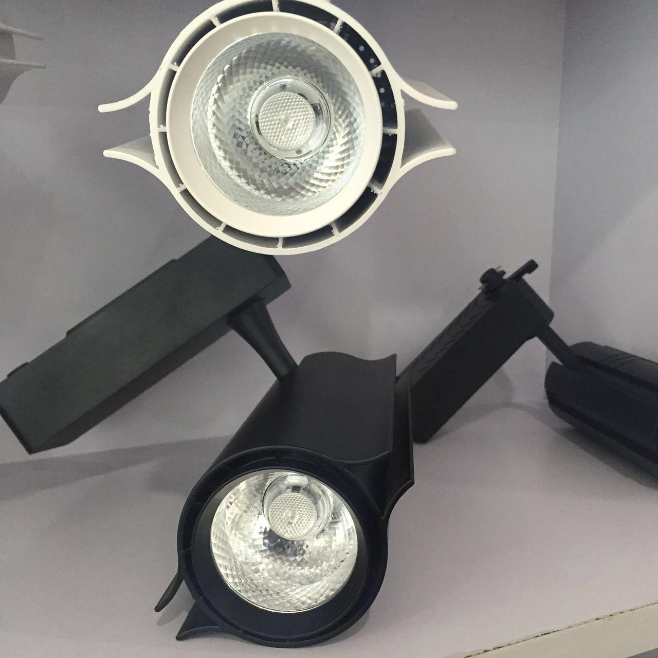 Lâmpada de Parede Atacado Varejo Levou Faixa Spot Light Holofotes Led Rastreamento Ac110v - 240 v Luz Noverty 8 Pçs Lote 30 w Cob 10 Rastreamento AC110V 240 V luz Noverty 8 pçs lote