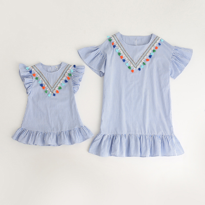 厂家韩版花朵刺绣流苏飞袖全棉条纹连衣裙母女亲子装夏款批发B10