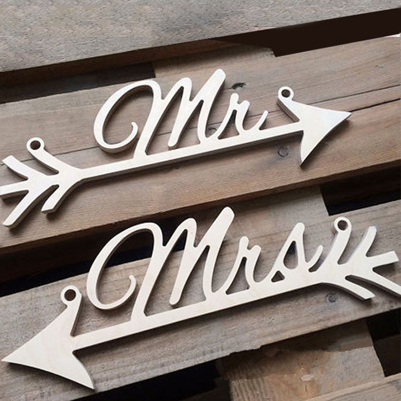 木质工艺品拍摄道具字母MR&MRS箭头指路牌创意婚礼装饰品椅子挂件