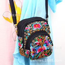 2025新款民族风绣花包刺绣帆布简约复古手机零钱小包女士斜挎包