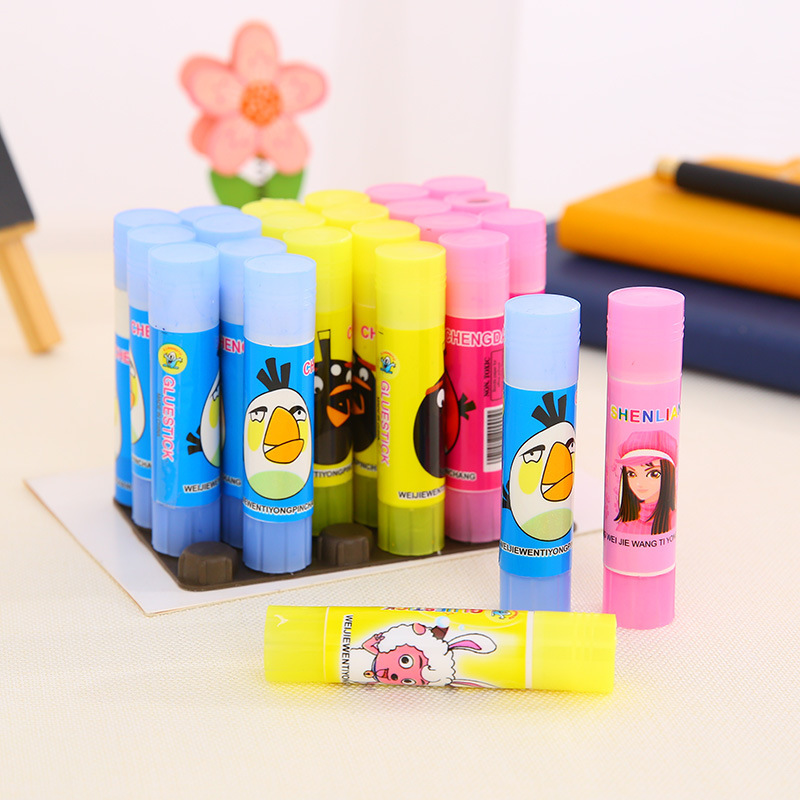 Factory wholesale medium , please student Cartoon pattern Solid glue stick glue/Glue 3 colors: red, yellow and blue