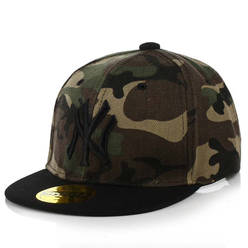 帮手描述图：新款热销迷彩棒球帽美国对长嘻哈帽超人图标鸭舌帽户